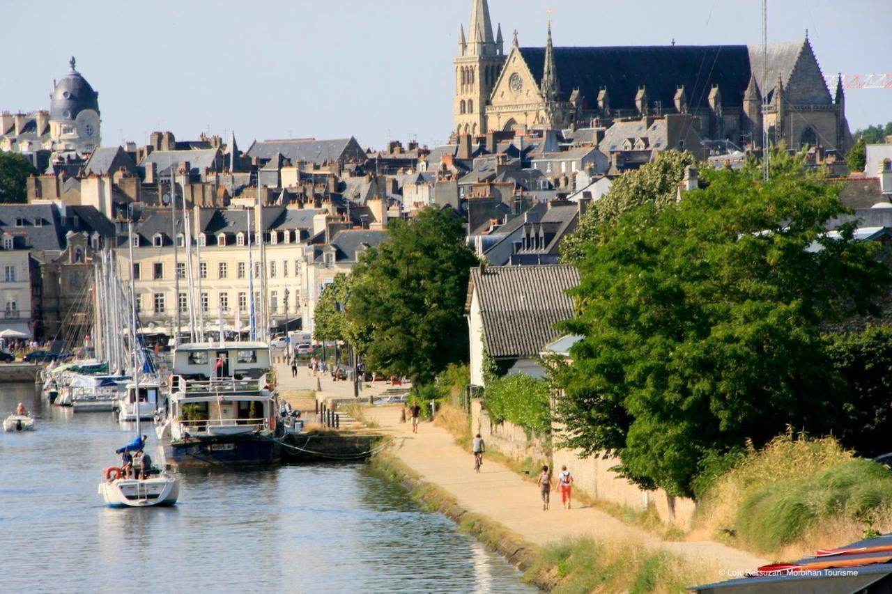 4 Personnes Au Coeur De Vannes
